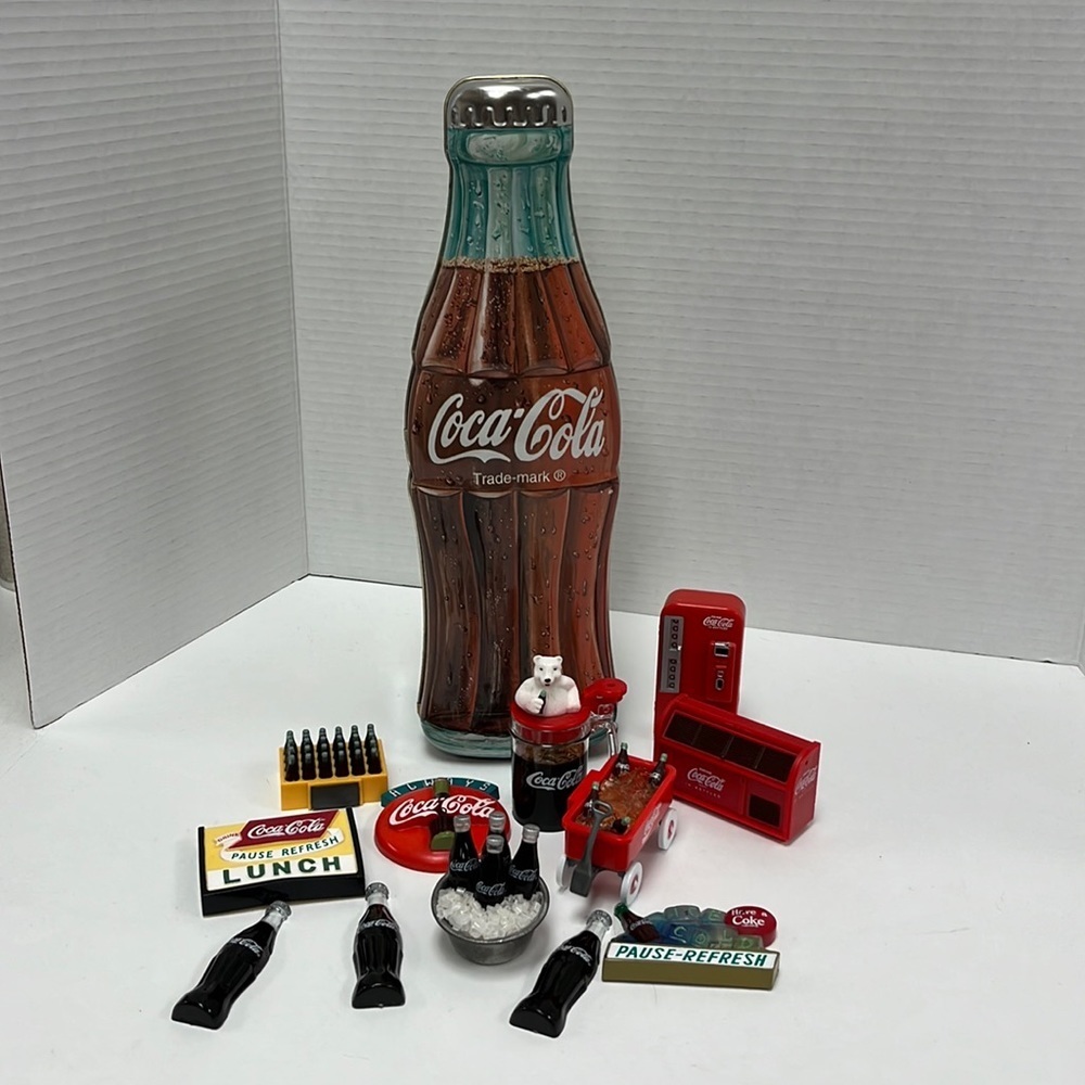 Vintage 1997 Coca~Cola Collector Edition Tin with Coca Cola Mini Memorabilia